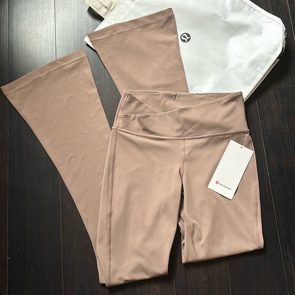 lululemon athletica Pants - LULULEMON ALIGN ASYMMETRICAL MINI FLARE LEGGINGS 32” IN TAUPETASTIC SZ 6 NWT